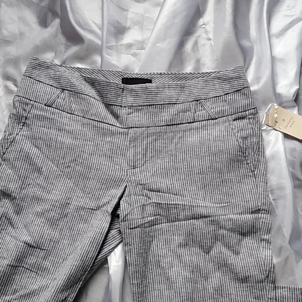 NWT Forever 21 pants size 26 - Picture 3 of 3